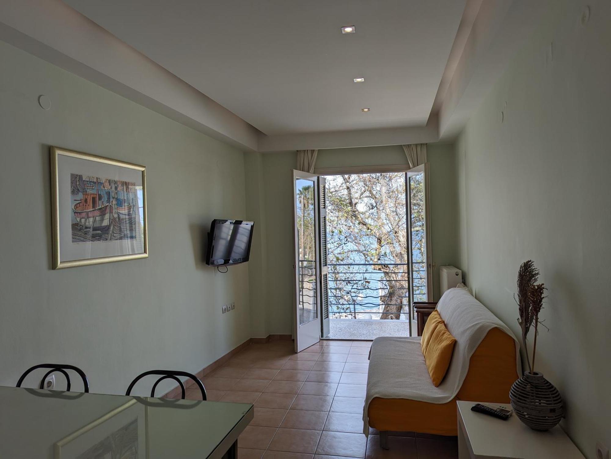 Helen'S Rooms Miloi  Exterior photo